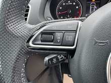 Audi Q3 TFSI CoD S line Edition - U11156
