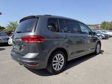 Volkswagen Touran TDI SE Family - U11196