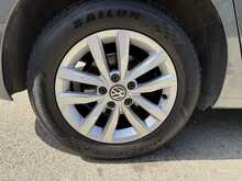 Volkswagen Touran TDI SE Family - U11196