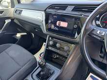 Volkswagen Touran TDI SE Family - U11196