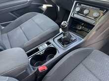 Volkswagen Touran TDI SE Family - U11196