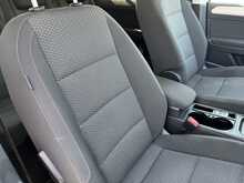 Volkswagen Touran TDI SE Family - U11196