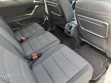 Volkswagen Touran TDI SE Family - U11196