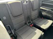 Volkswagen Touran TDI SE Family - U11196