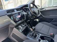 Volkswagen Touran TDI SE Family - U11196
