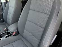 Volkswagen Touran TDI SE Family - U11196