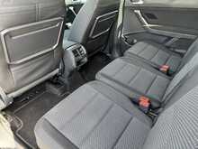 Volkswagen Touran TDI SE Family - U11196