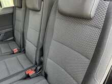 Volkswagen Touran TDI SE Family - U11196