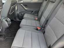 Volkswagen Touran TDI SE Family - U11196