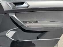 Volkswagen Touran TDI SE Family - U11196