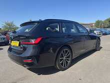 BMW 3 Series 330d MHT Sport Pro - U11222