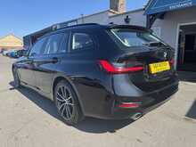 BMW 3 Series 330d MHT Sport Pro - U11222