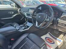 BMW 3 Series 330d MHT Sport Pro - U11222