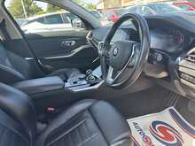 BMW 3 Series 330d MHT Sport Pro - U11222