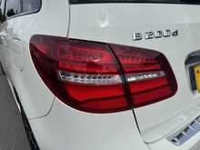 Mercedes-Benz B Class B200d AMG Line - U11223