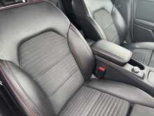 Mercedes-Benz B Class B200d AMG Line - U11223