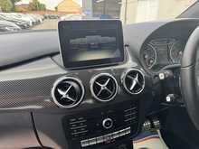 Mercedes-Benz B Class B200d AMG Line - U11223