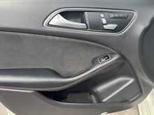 Mercedes-Benz B Class B200d AMG Line - U11223
