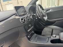 Mercedes-Benz B Class B200d AMG Line - U11223
