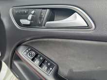 Mercedes-Benz B Class B200d AMG Line - U11223