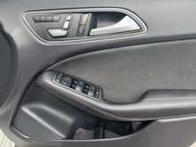 Mercedes-Benz B Class B200d AMG Line - U11223