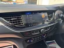 Vauxhall Insignia Turbo D SE Edition - U11311