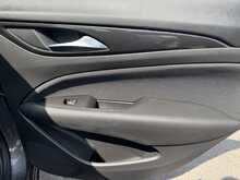 Vauxhall Insignia Turbo D SE Edition - U11311