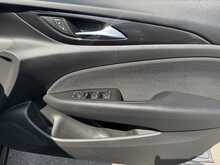 Vauxhall Insignia Turbo D SE Edition - U11311