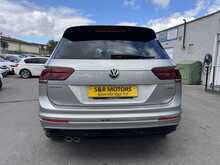 Volkswagen Tiguan TDI BlueMotion Tech R-Line - U11323