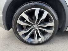 Volkswagen Tiguan TDI BlueMotion Tech R-Line - U11323