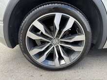 Volkswagen Tiguan TDI BlueMotion Tech R-Line - U11323