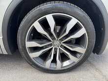 Volkswagen Tiguan TDI BlueMotion Tech R-Line - U11323