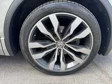 Volkswagen Tiguan TDI BlueMotion Tech R-Line - U11323