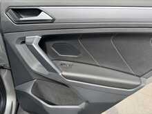 Volkswagen Tiguan TDI BlueMotion Tech R-Line - U11323