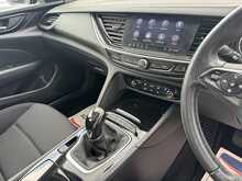 Vauxhall Insignia Turbo D Design - U11325