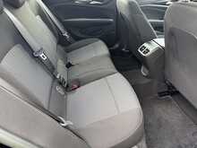 Vauxhall Insignia Turbo D Design - U11325