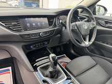 Vauxhall Insignia Turbo D Design - U11325