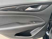 Vauxhall Insignia Turbo D Design - U11325