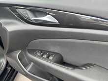 Vauxhall Insignia Turbo D Design - U11325