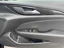 Vauxhall Insignia Turbo D Design - U11325