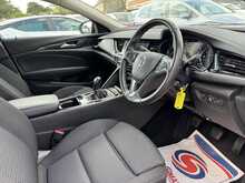 Vauxhall Insignia Turbo D Design - U11326
