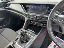 Vauxhall Insignia Turbo D Design - U11326