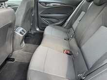 Vauxhall Insignia Turbo D Design - U11326