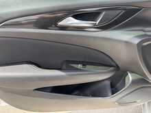Vauxhall Insignia Turbo D Design - U11326