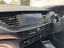 Vauxhall Insignia Turbo D Design - U11326