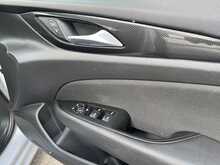 Vauxhall Insignia Turbo D Design - U11326