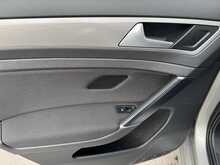 Volkswagen Golf TSI BlueMotion Tech SE - U11336