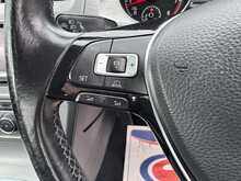 Volkswagen Golf TSI BlueMotion Tech SE - U11336