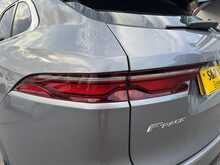 Jaguar F-PACE D200 MHEV R-Dynamic SE - U11349