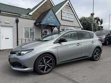 Toyota Auris VVT-h Design - U11364